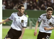 爱游戏在线-世界杯热身赛：球员表现出彩技艺精湛