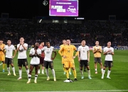 爱游戏-欧洲预选赛胜败在望，球员团结拼搏