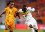 爱游戏官方-荷兰女足实力不容小觑，向前冲刺