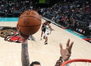 爱游戏tv-灰熊绝杀火箭，实现惊人逆转