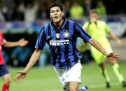 爱游戏APP-里昂主场一锤定音，挑战巨人