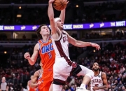 爱游戏入口-人胜鹈鹕，西蒙斯再次上演大帽戏