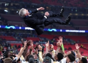 爱游戏在线-皇马成功卫冕欧冠冠军，创造历史