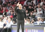 爱游戏官网-火箭主帅半场休息时临时换阵，获得奇效