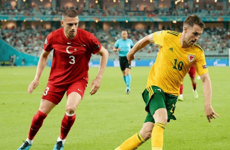 包含塞尔塔后卫表现出色，助球队取胜的词条