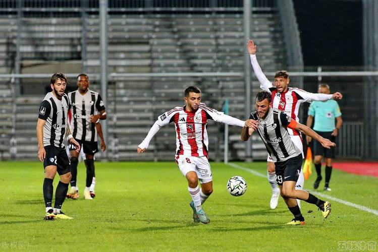 包含亚眠主场攻势不减，球队迎来连胜的词条