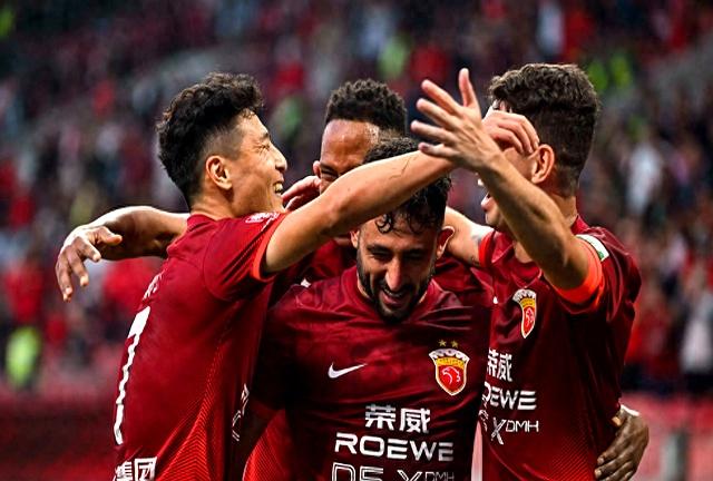 包含亚眠主场攻势不减，球队迎来连胜的词条