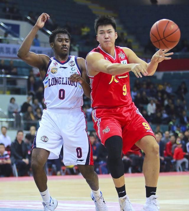 包含联赛海选：新秀集结，争夺稀缺名额的词条