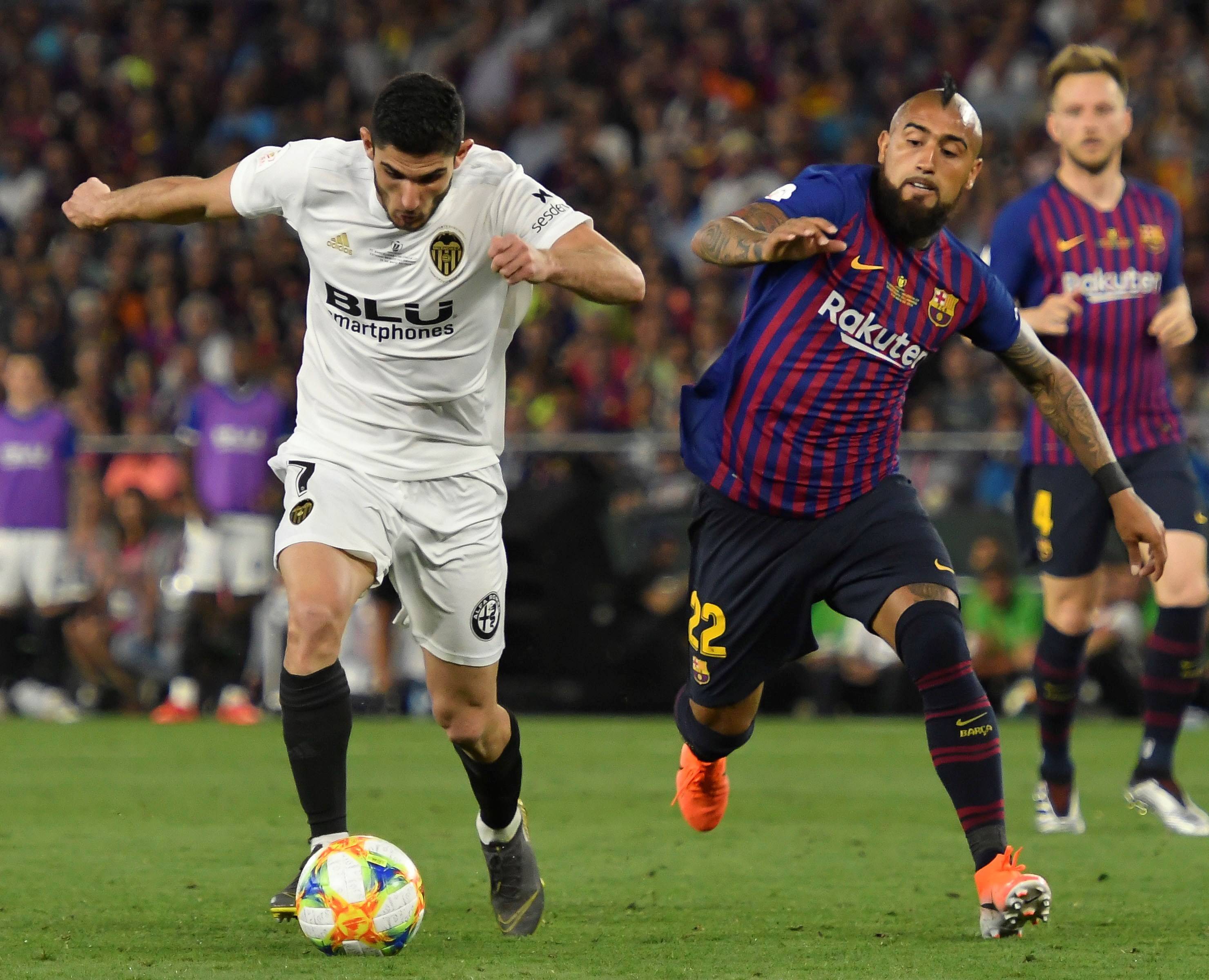 塞维利亚大胜巴伦西亚，稳居欧冠席位的简单介绍