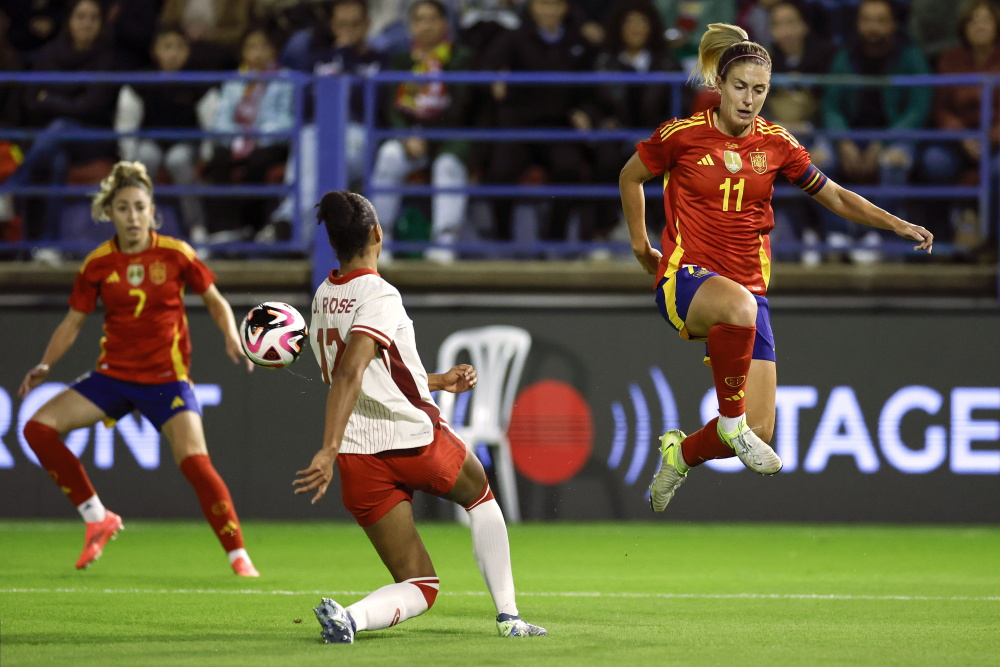 西班牙女足集训纪律严明，迎战强敌的简单介绍