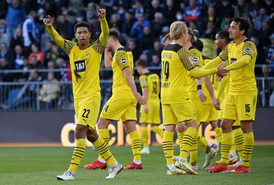 门兴格拉德巴赫锋线连续进球刷新纪录的简单介绍