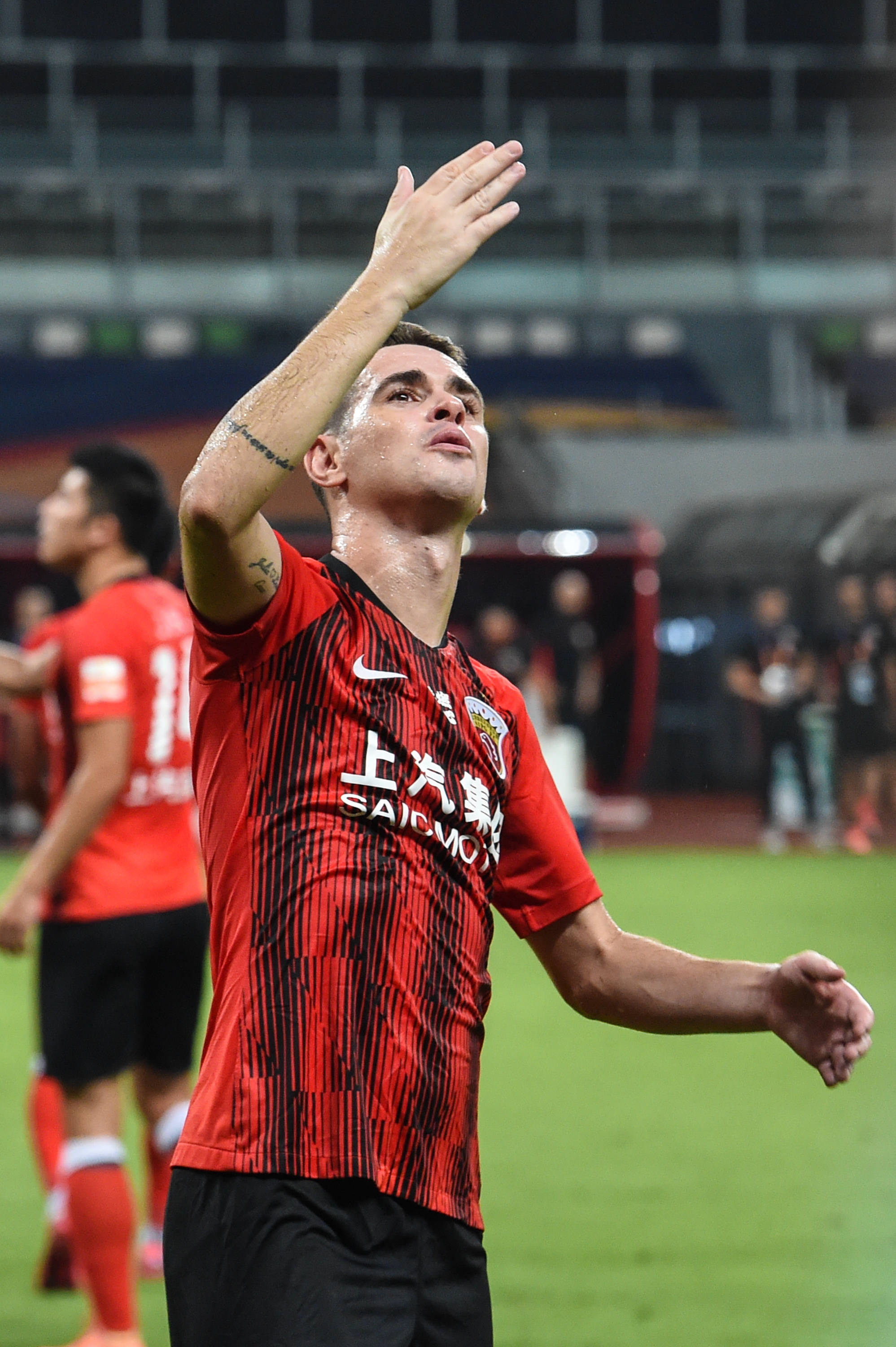 包含建业战胜上港，逆袭之路如火如荼的词条