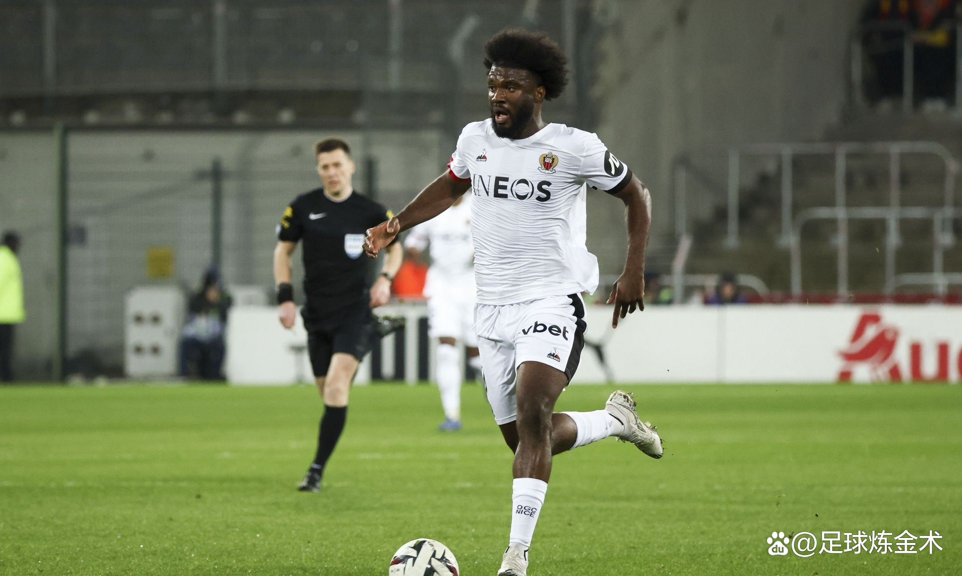 马德里劲旅备受期待，欧冠路途前路坎坷的简单介绍