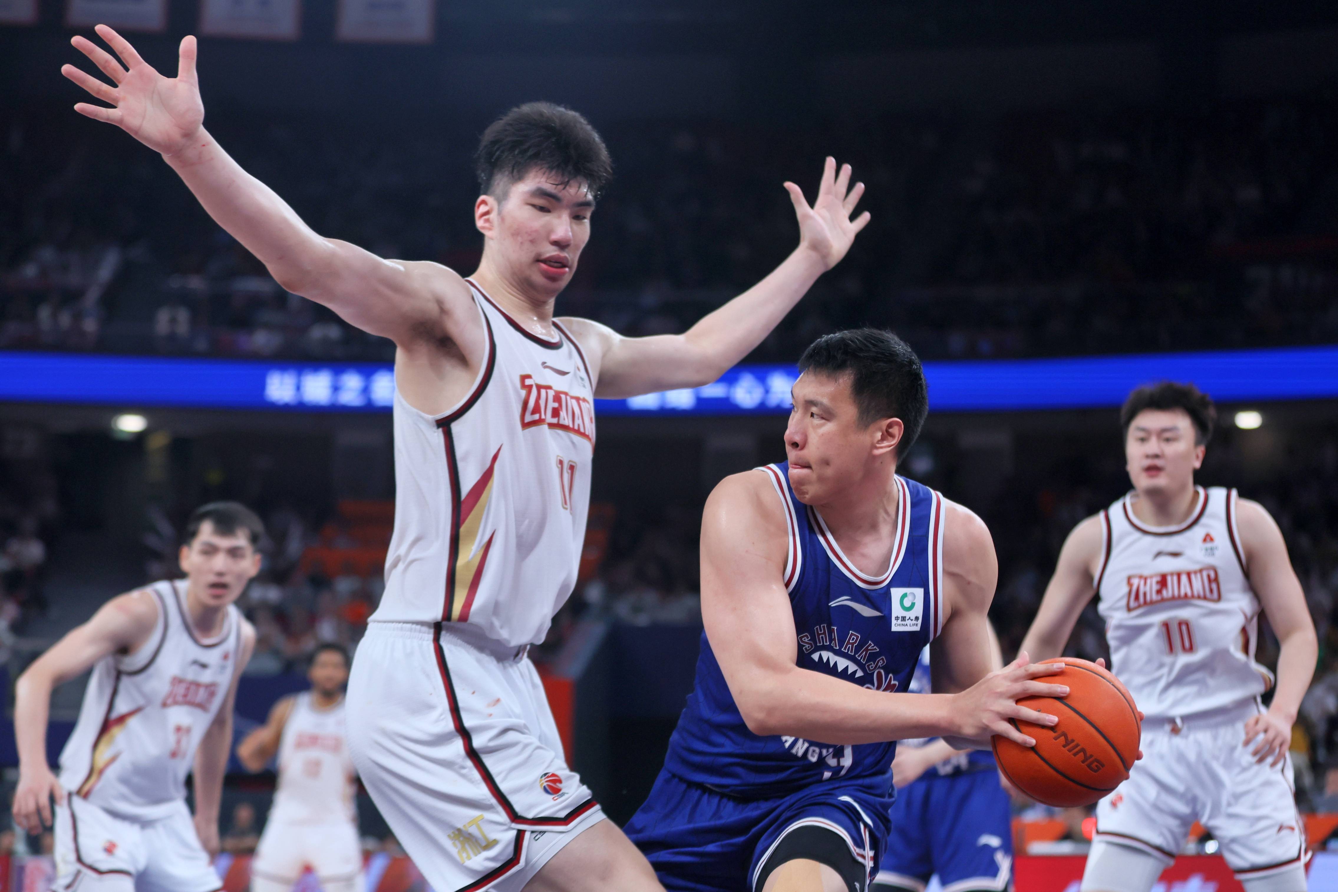 浙江男篮在昨天比赛中逆袭成功，绝地反击