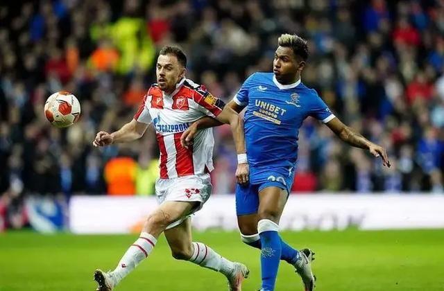 包含内维斯球员在场上发挥出色，最终夺得胜利的词条