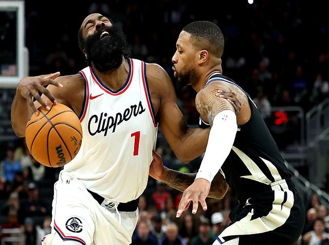 关于火箭大胜森林狼，哈登三双独领风骚的信息