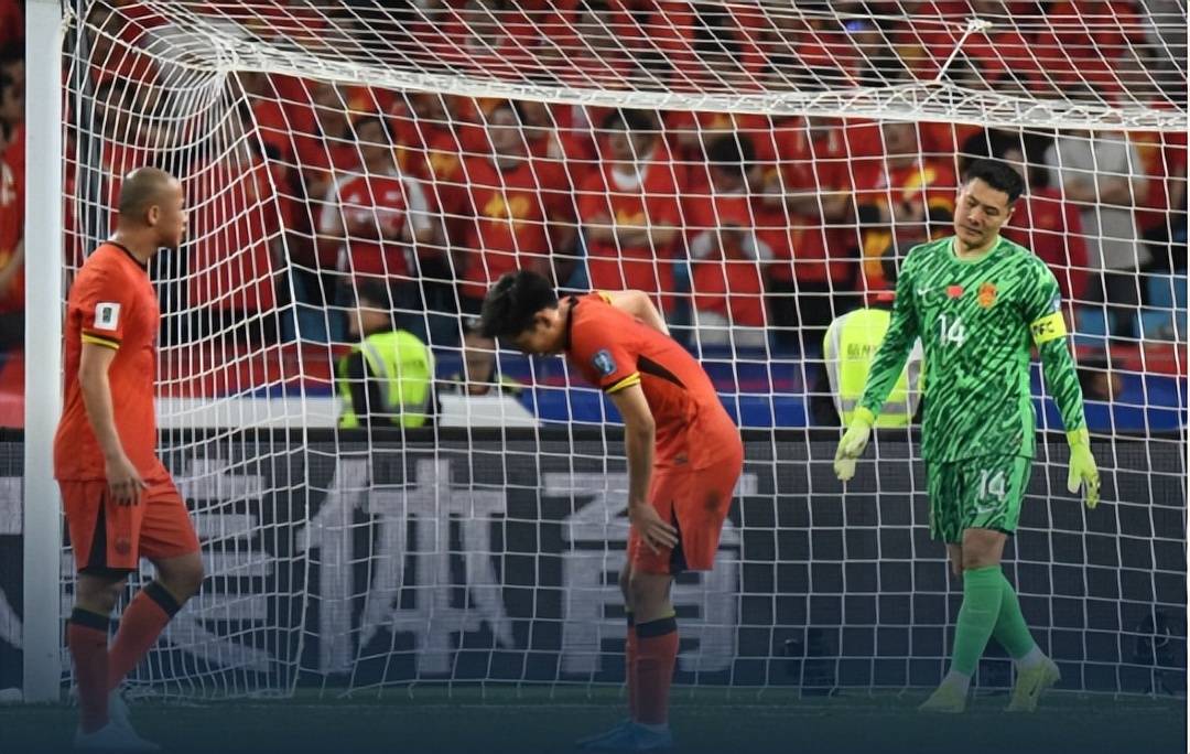 包含足坛胜局瞩目：女足队员精神风貌牢记国耻的词条