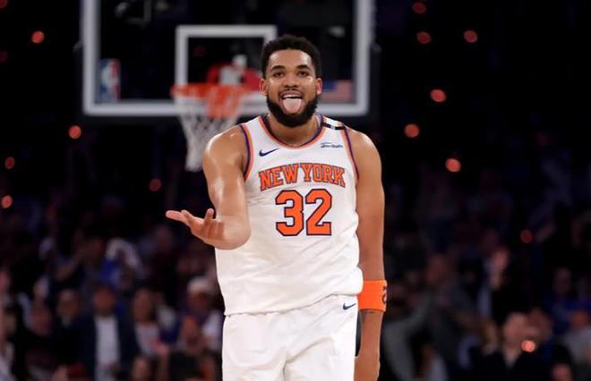 包含队长埃尔南内斯领军都灵，力求再下一城的词条