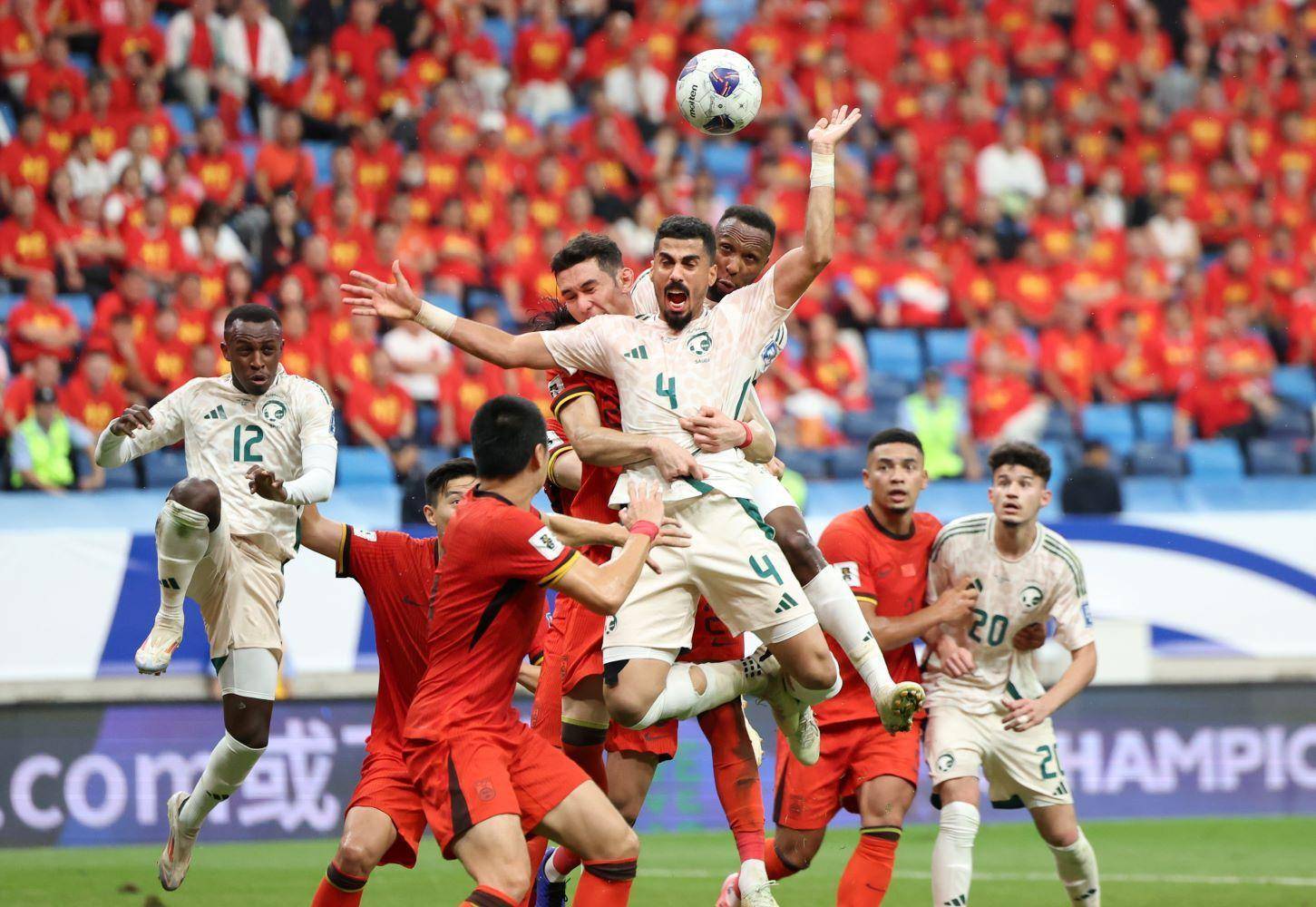 沙特足球队在比赛中取得三连胜的简单介绍