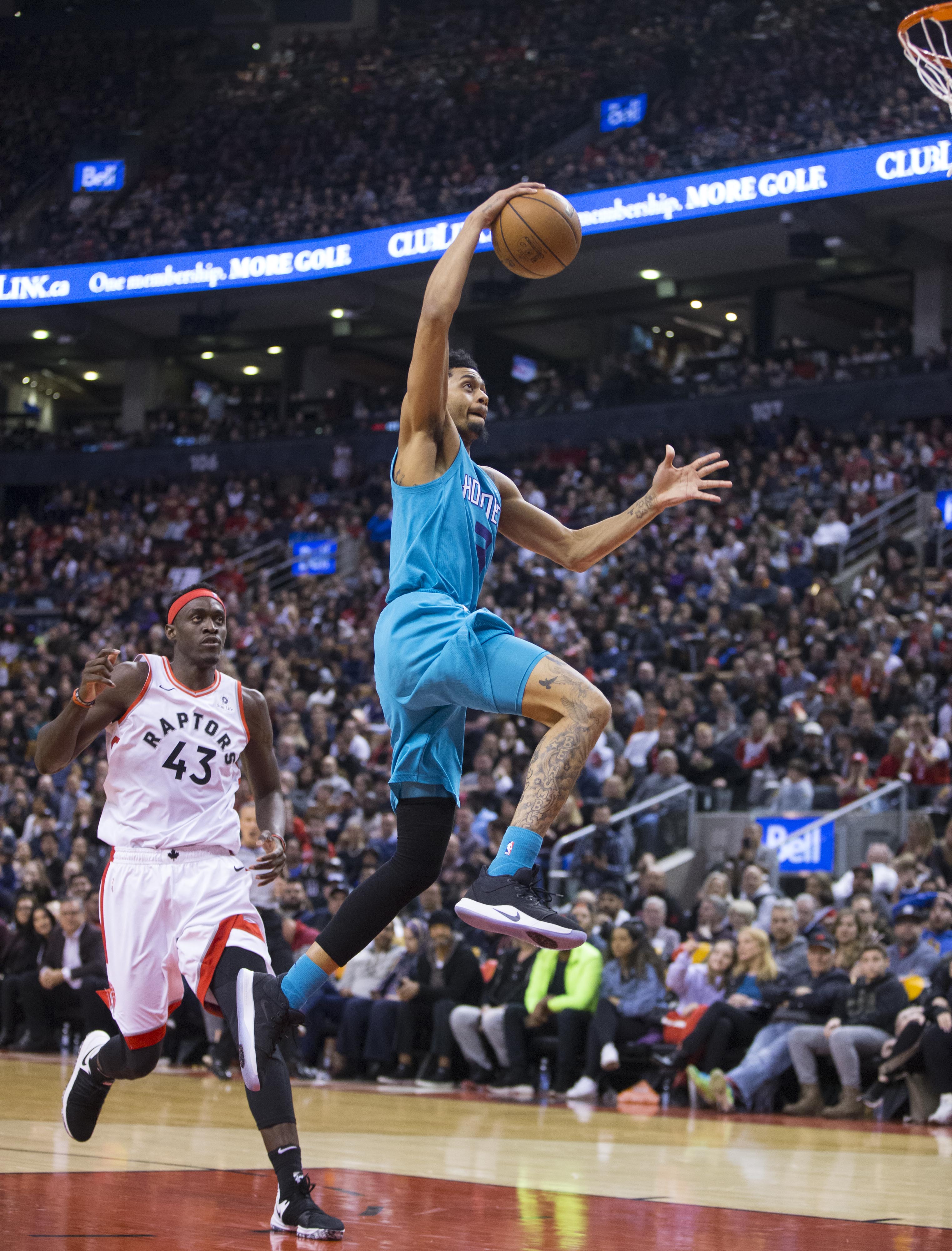 包含猛龙主场惨败黄蜂，帕斯卡尔发挥低迷难以逆转！的词条