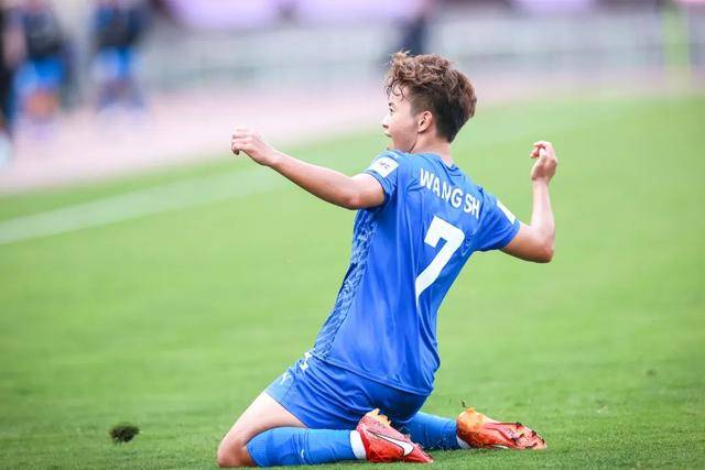 包含创造历史：女足赛事涌现黑马球队的词条