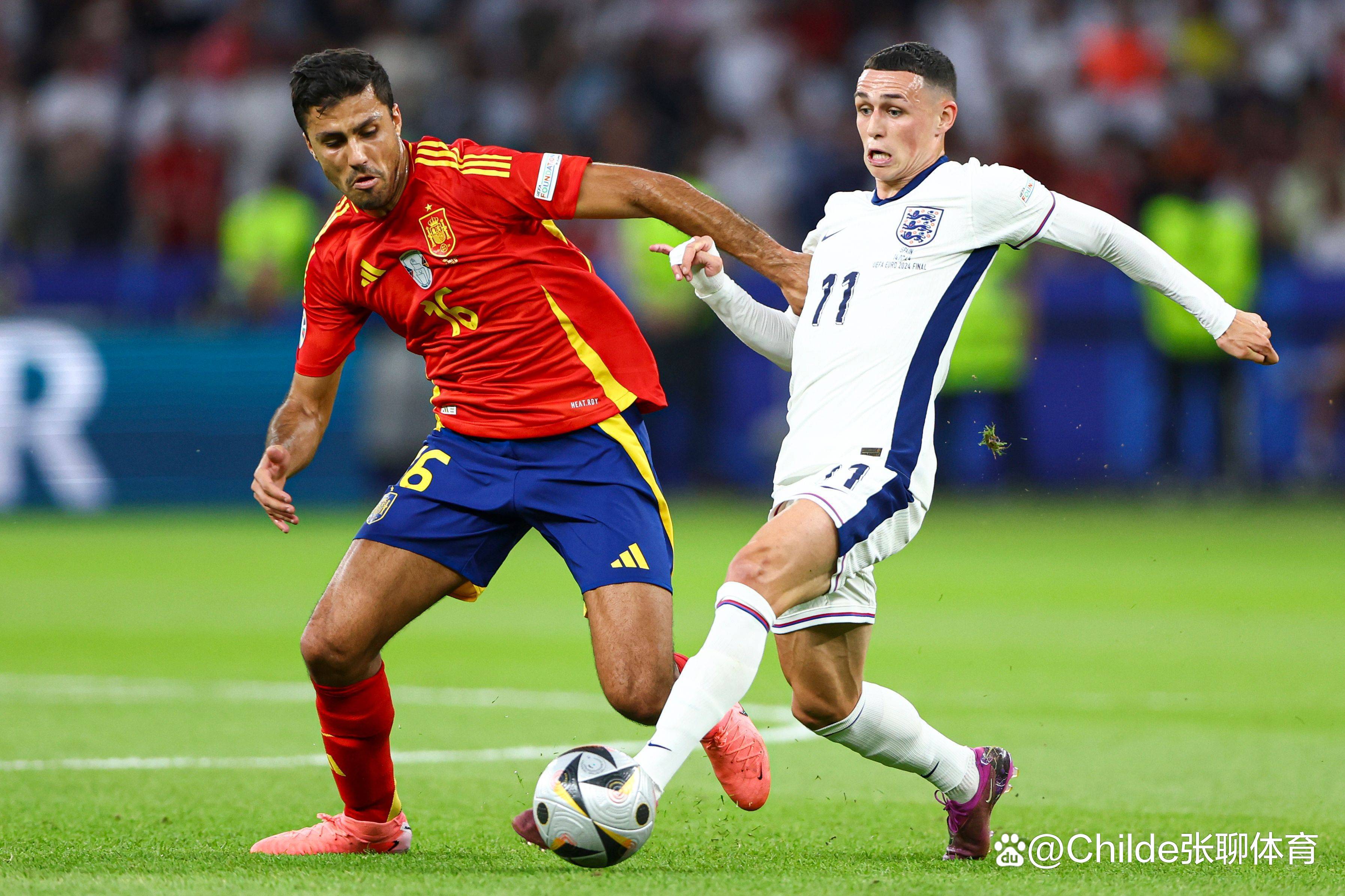 西班牙队在洲际锦标赛上踢出防守硬朗