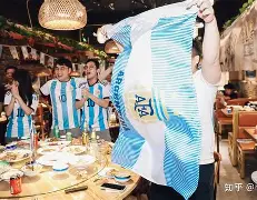 贝桑松球员互相支持，力争打造更强实力的简单介绍