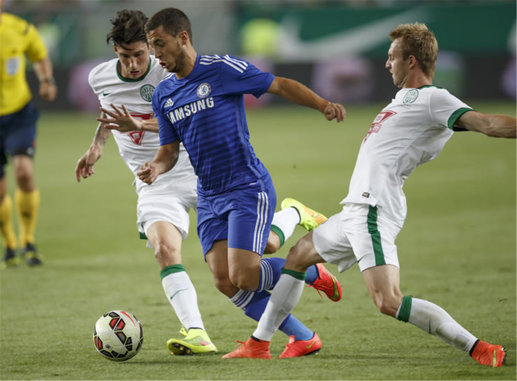 匈牙利队在对阵冰岛队的比赛中取得胜利