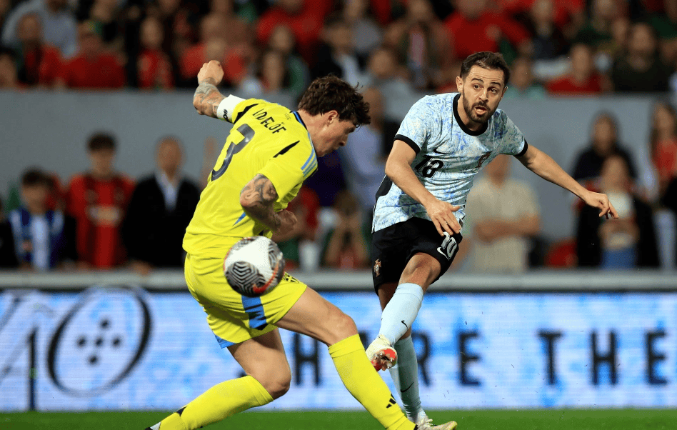 包含塞浦路斯赛场：奥林匹亚科斯大获全胜，居榜首的词条