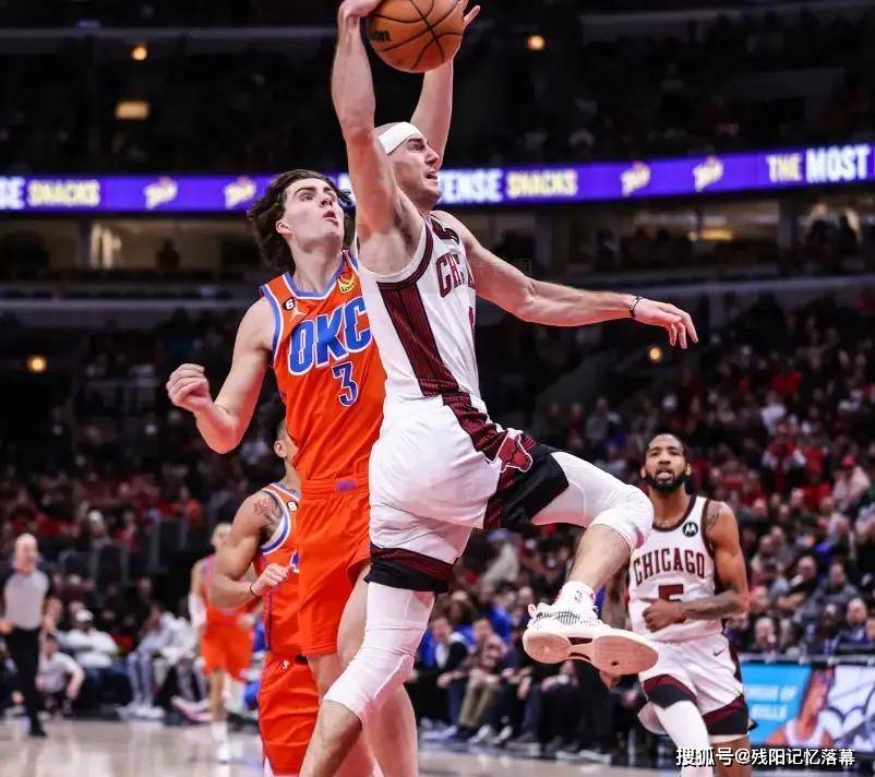 人胜鹈鹕，西蒙斯再次上演大帽戏