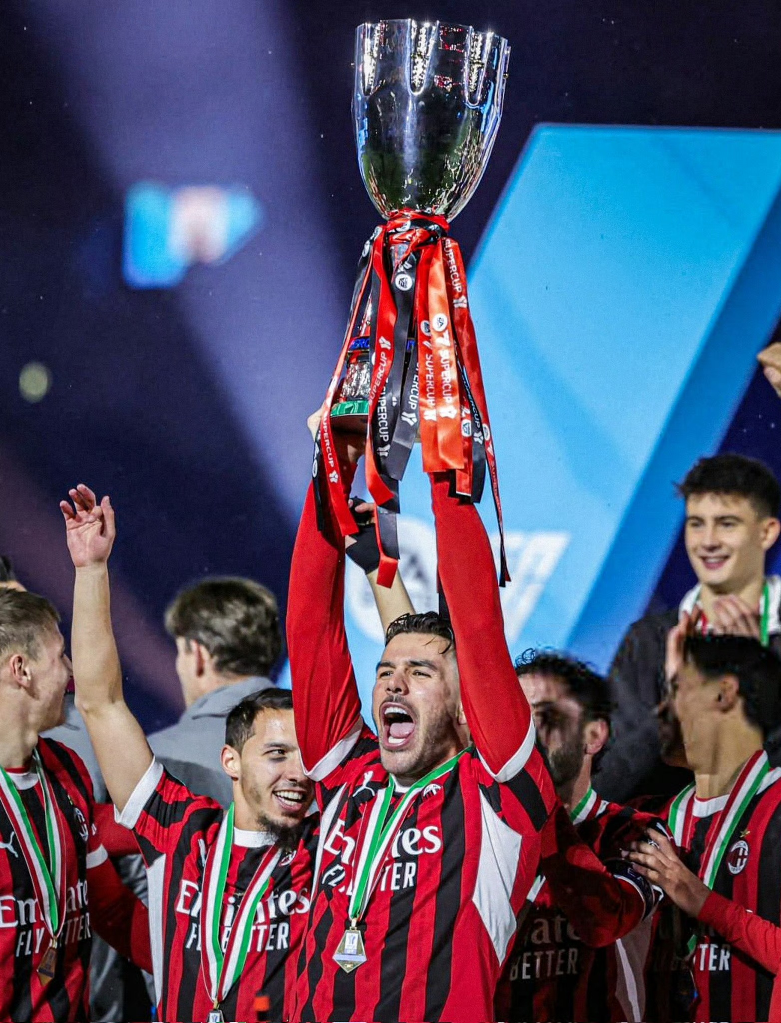 意大利足球联赛开启新赛季，球队士气高涨