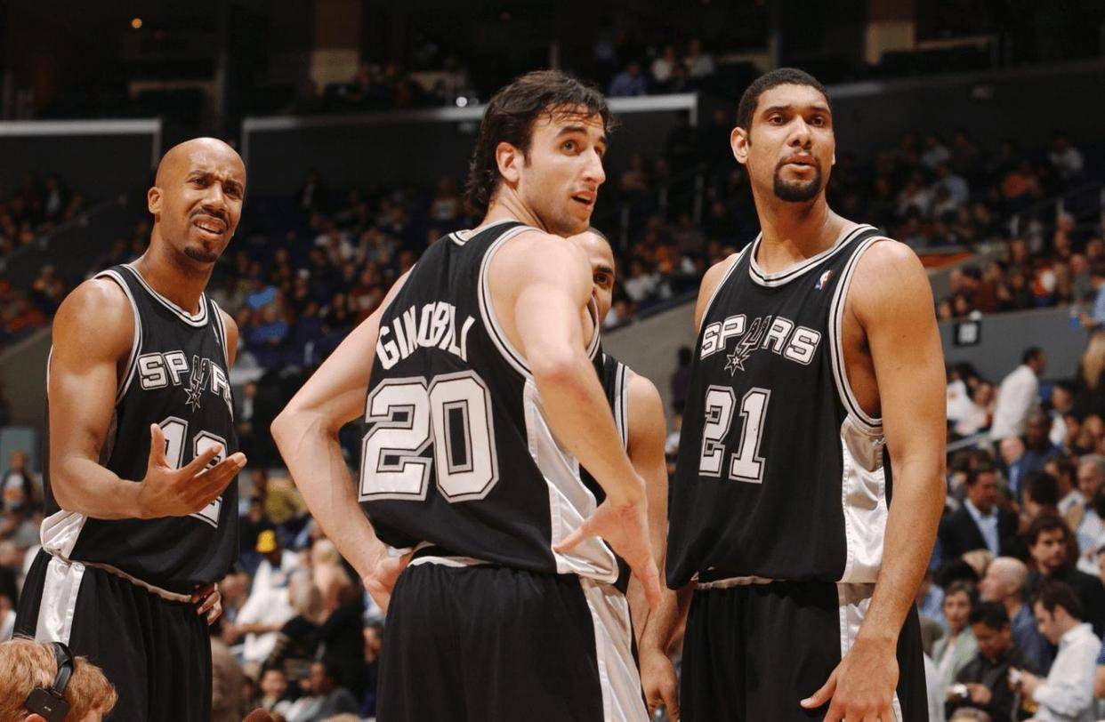 马刺队员独战多时终可大功告成