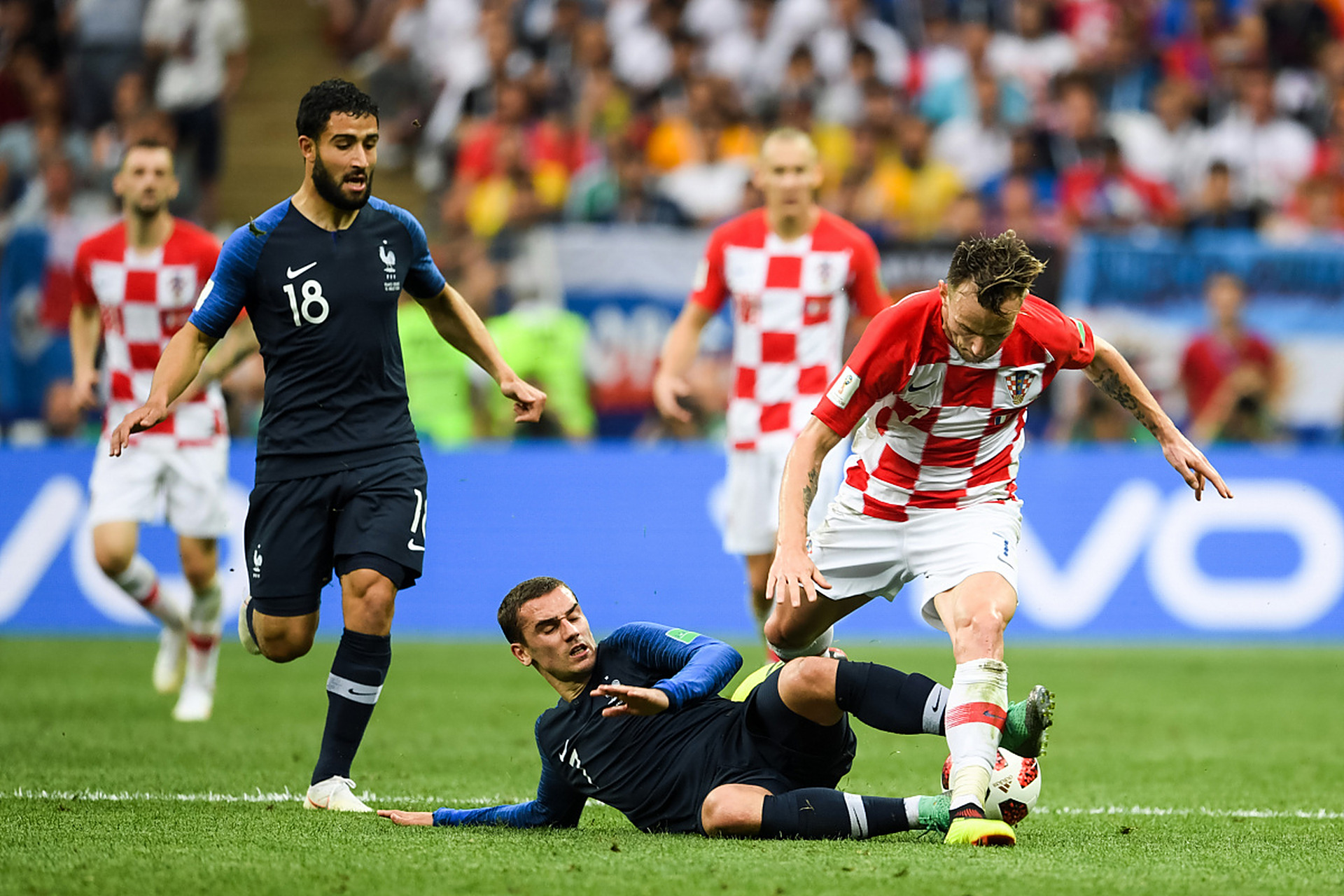 国家队壮举！一战成名，晋级欧洲杯预选赛半决赛！