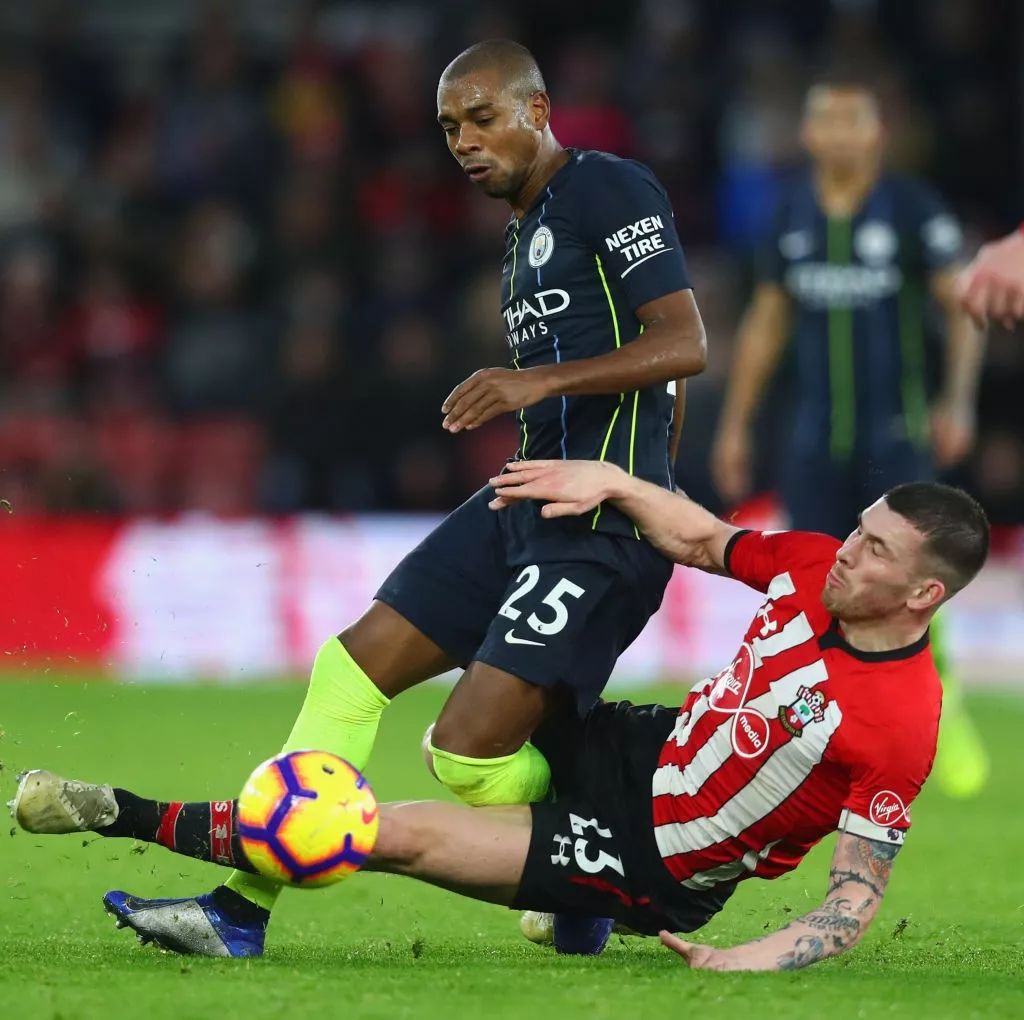 瓦尔瓦尔品尝赛季首败，切尔西借机逆袭