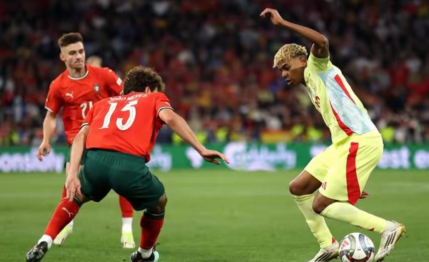 阿贾克斯争取夺得冠军联赛冠军，为球迷拼尽全力