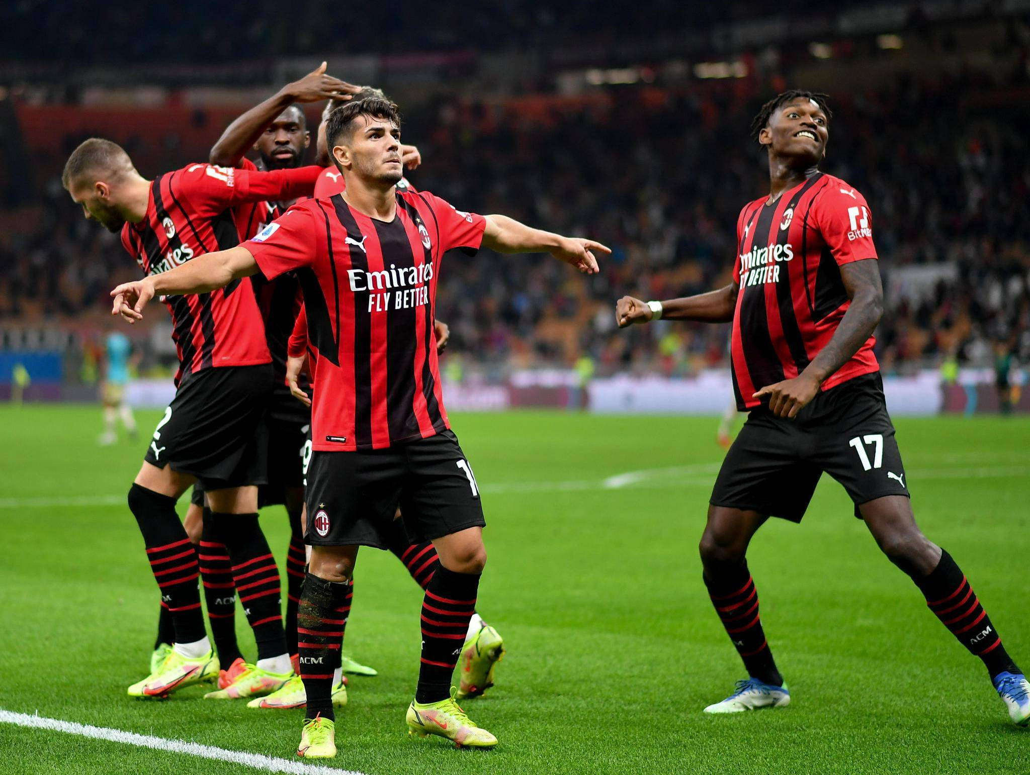 关于AC米兰中场组织稳健，球队显得更加成熟的信息