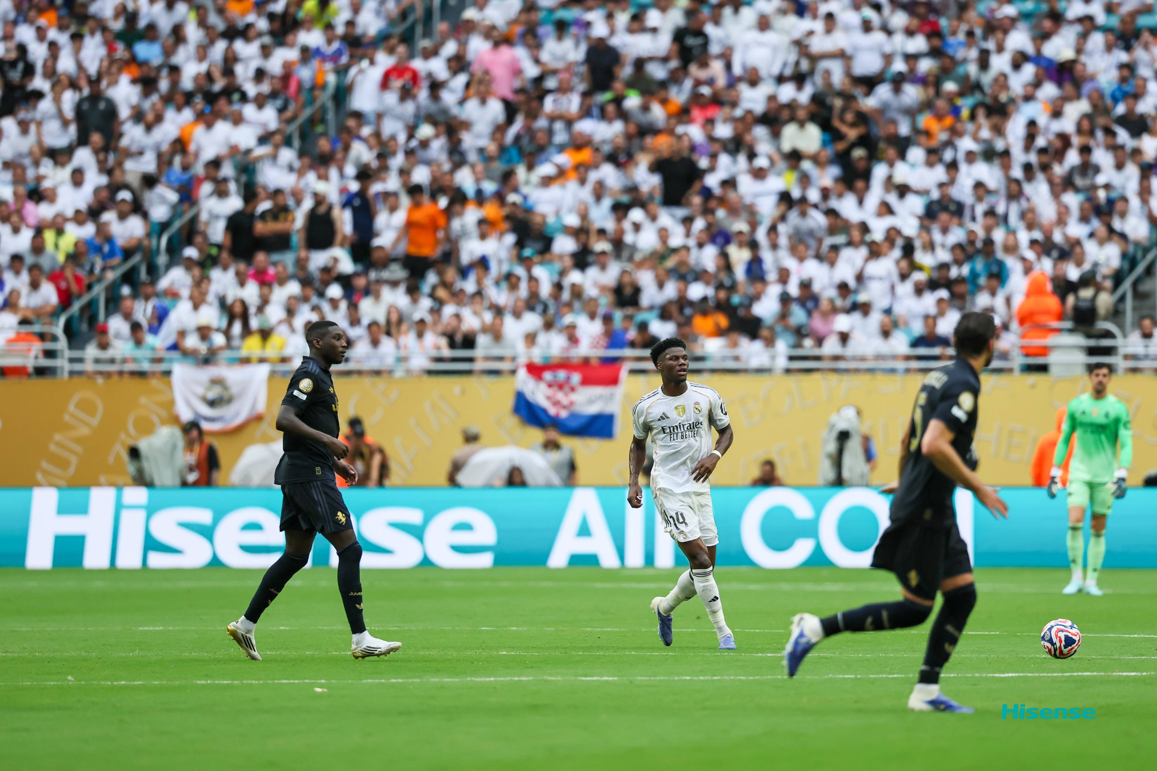 皇马三球领先，意外被阿贾克斯逆转挑落