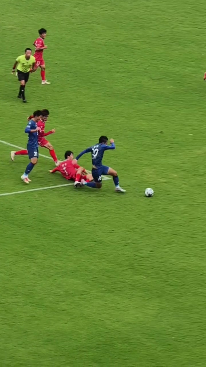 球员们的拼搏精神感动了无数球迷