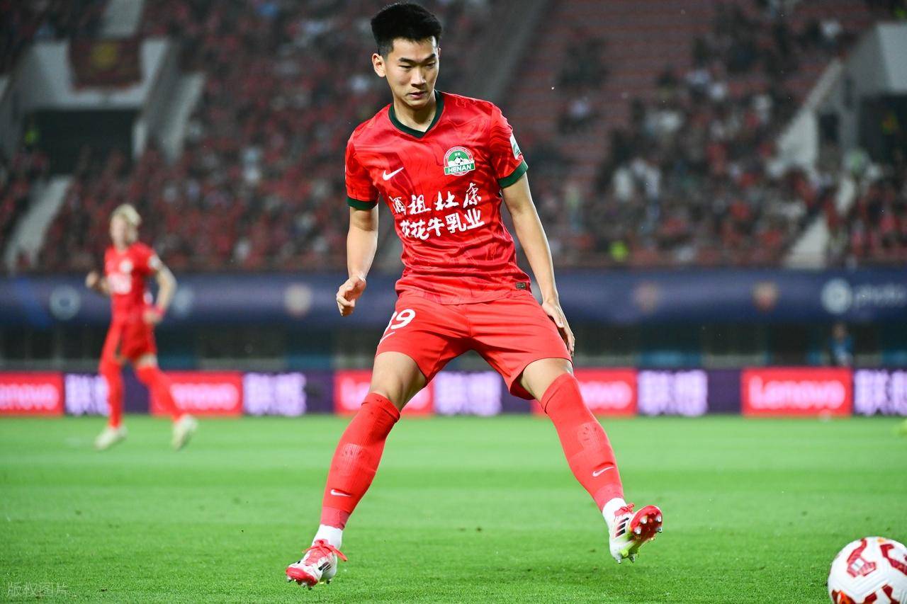 传球配合精湛，带来多精彩进球