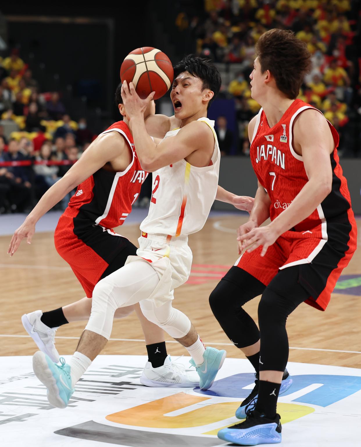 热血战斗！亚洲赛场上的激烈角逐