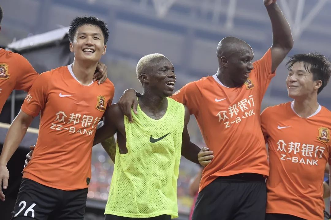 武汉卓尔实力击败大连一方，领先取胜