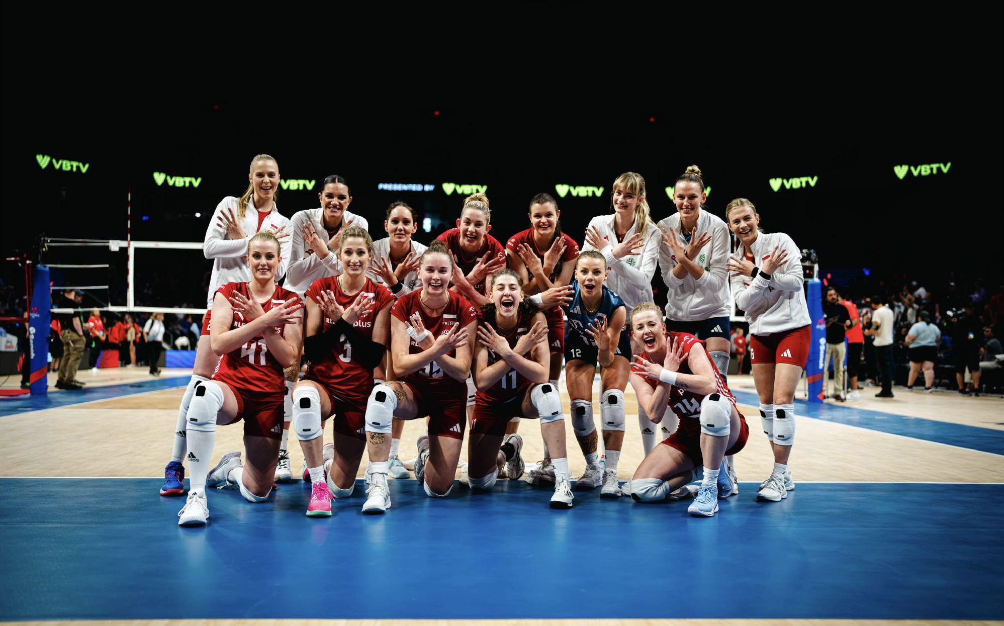 包含波兰队力克对手，晋级欧锦赛八强的词条