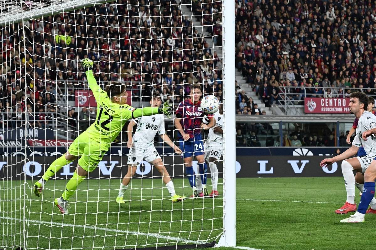 包含博洛尼亚客场战胜强敌，创造奇迹的词条