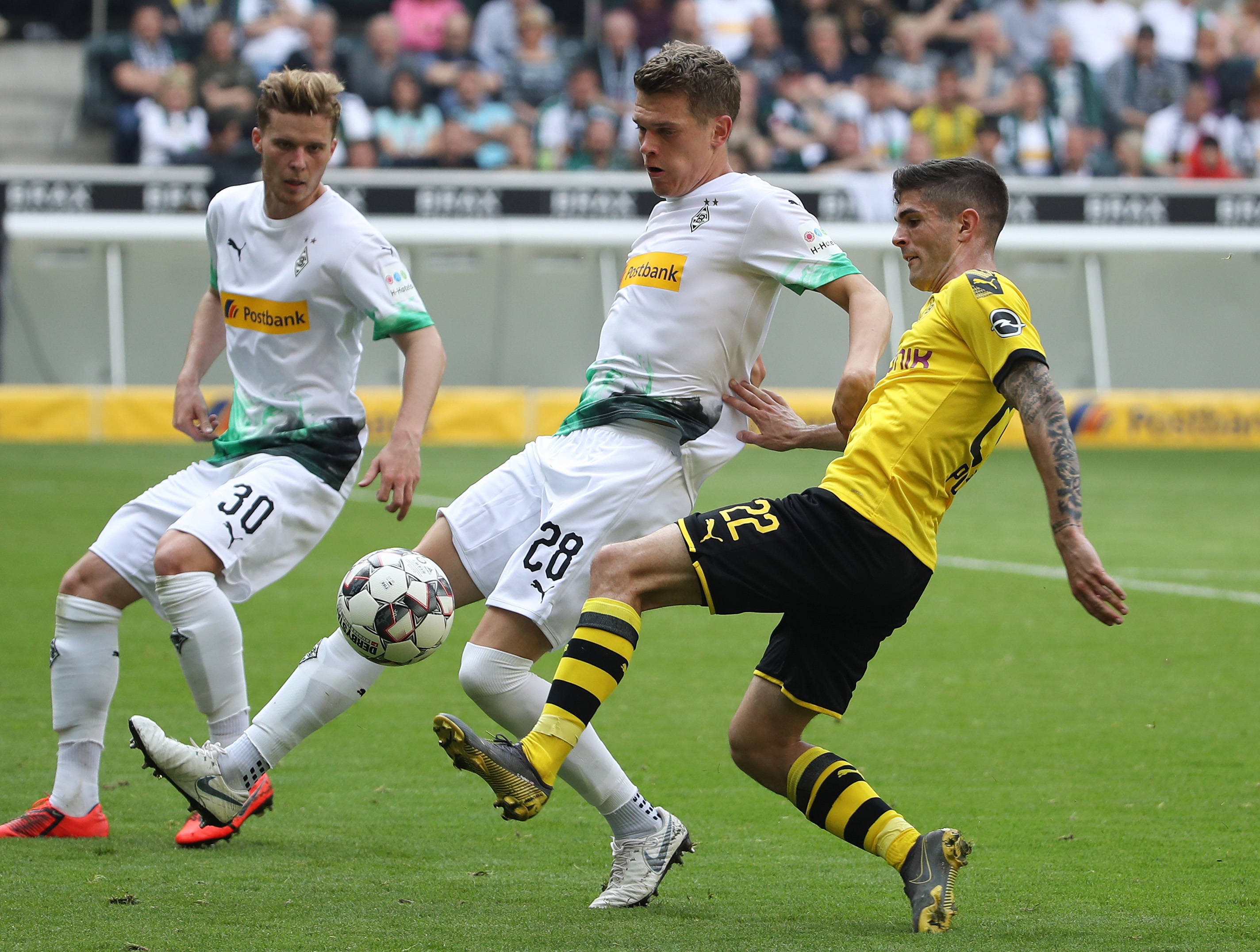 勒沃库森迎战门兴格拉德巴赫，全力以赴拼搏的简单介绍