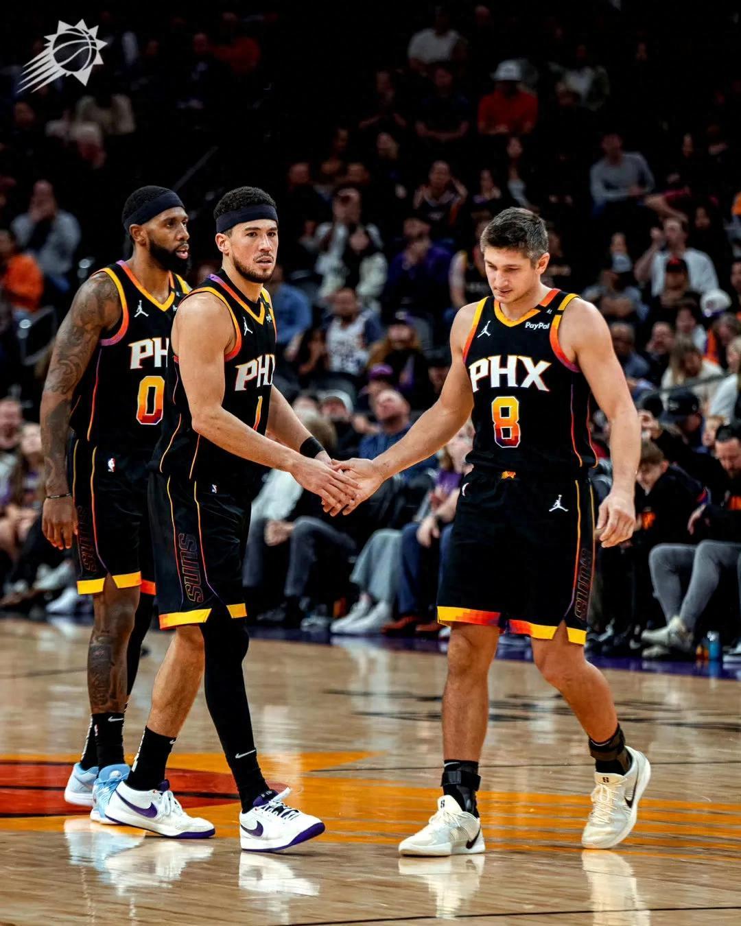 爵士击败雷霆，米切尔独揽29分领队夺冠