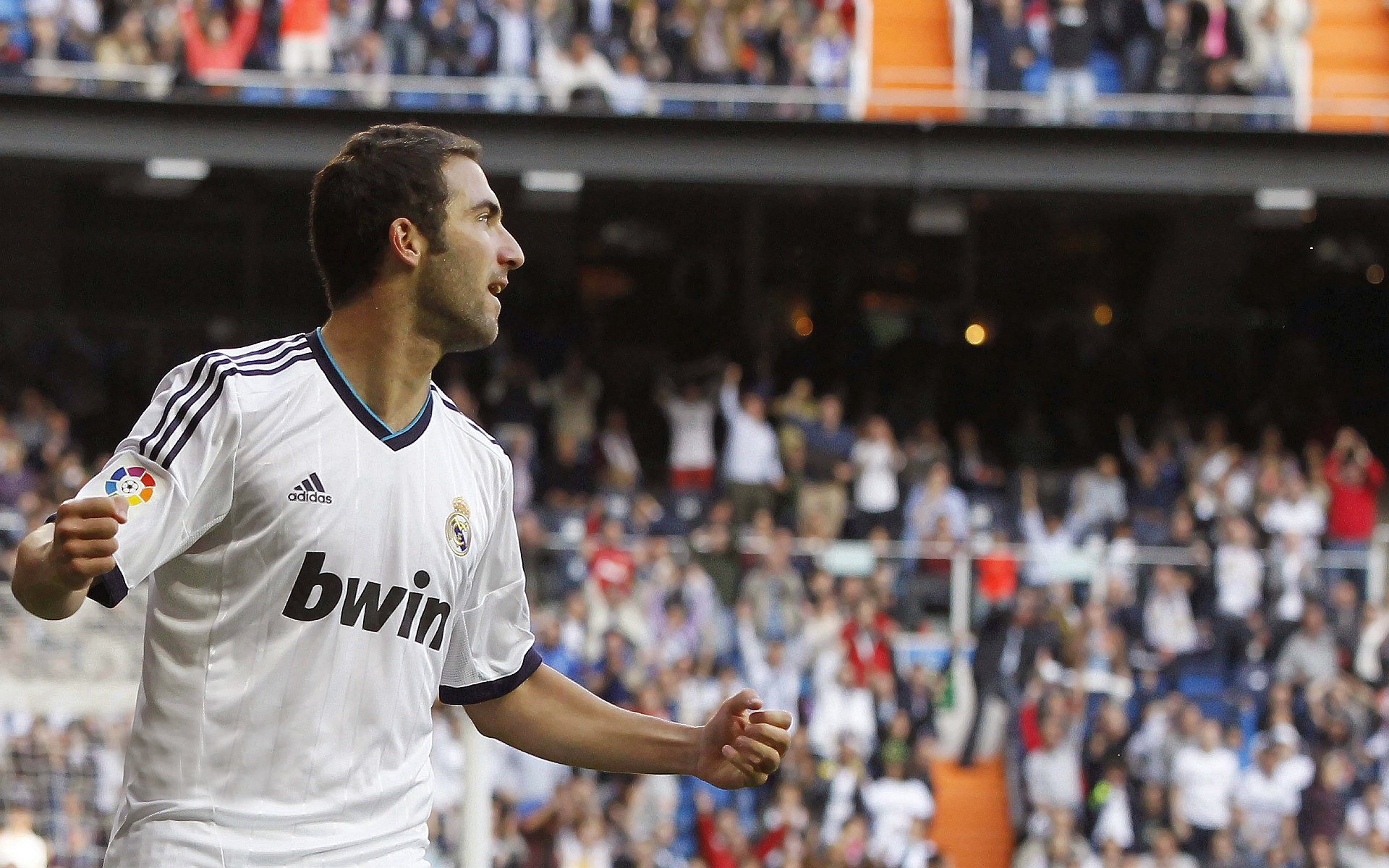 当乌拉圭烤肉架燃起烈火，伊布让墨西哥玉米饼成了灰烬